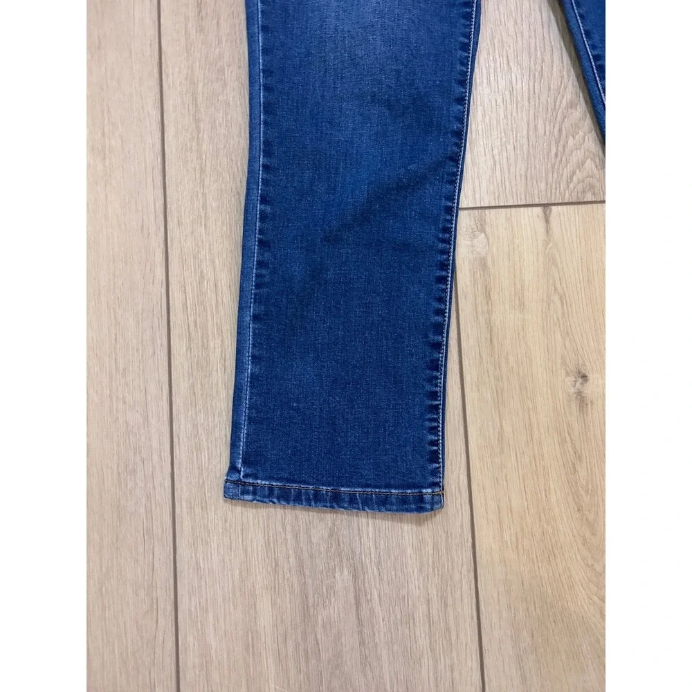 Democracy Ab solution Straight Leg Jeans Medium Wash Blue Size 6 Elastic Waist